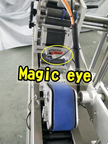 Mesin pelabel botol vial pemandu motor Delta servo berkelajuan tinggi untuk botol bulat kecil