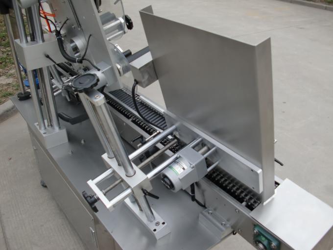 Mesin pelekat label tin kecil bulat berkelajuan tinggi, mesin pelekat label botol hitam mata untuk kosmetik