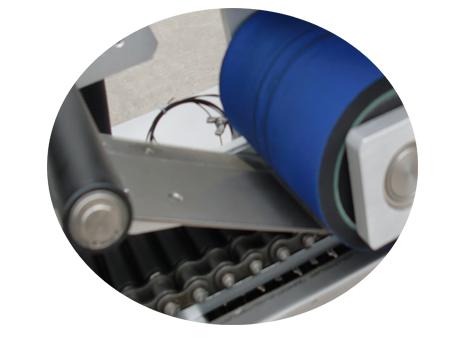 Mesin pelabelan botol kecil 10ml Dengan pelekat label lapisan dua sijil