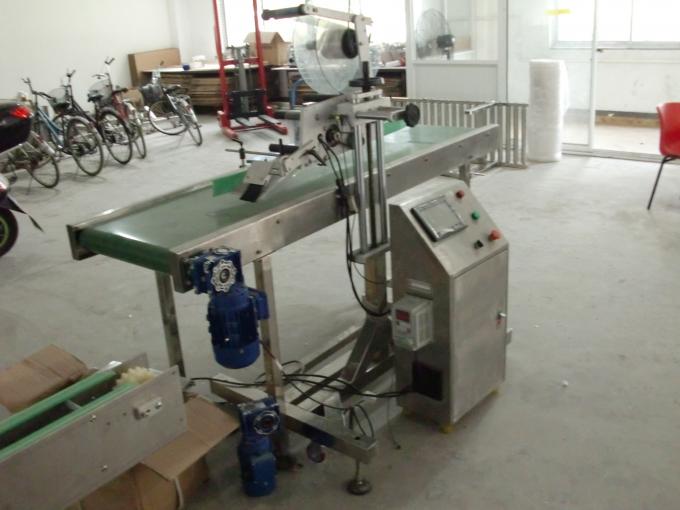 Aplikator Label Permukaan Rata-rata Pelekat Pelekat Diri Atas Meja Dengan Objek Paging Mesin Paging