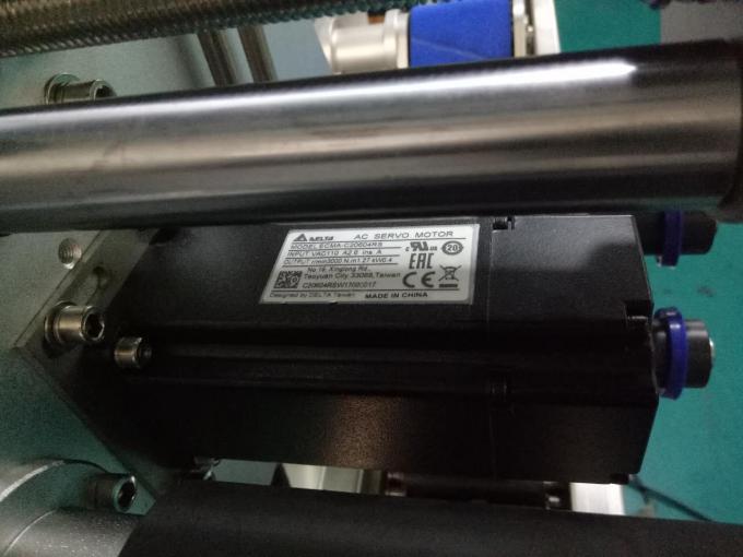 Mesin Pelabelan Pelekat Botol Persegi SUS304 Kabinet Dua Sisi Dengan Produk Penjagaan Diri