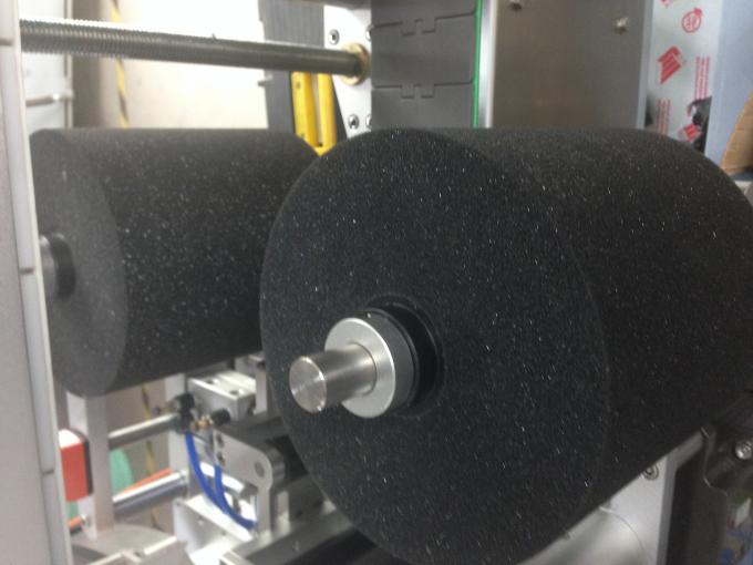 Mesin Pelabel Botol Motor Server Untuk Botol Bulat / Rata / Sqaure