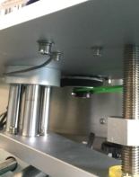 mesin pelabel botol automatik atas botol mekanisme tekan atas dengan sijil CE