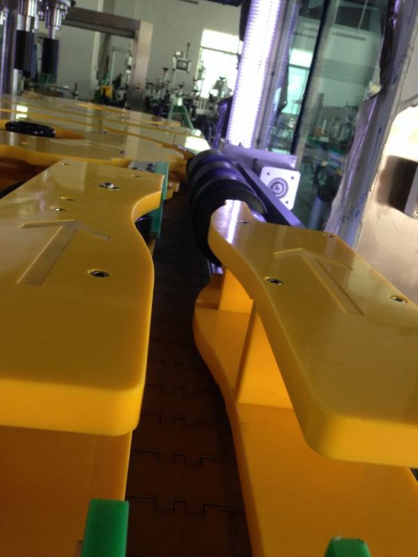 Mesin Pelabelan Botol Anggur / Bir Pengeluaran Tinggi, Label Botol Bulat