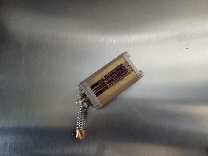 Mesin Pelabelan Pelekat Sisi Tiga Atau Dua Yang Disesuaikan Dengan Mesin Pengekodan